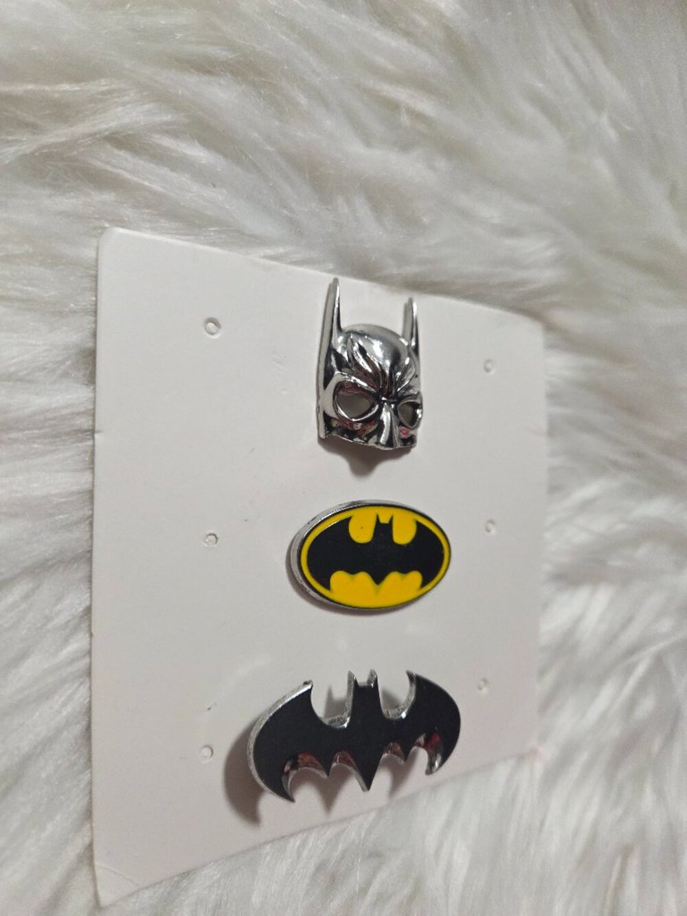 Batman Pin Set - Picture 5 of 6
